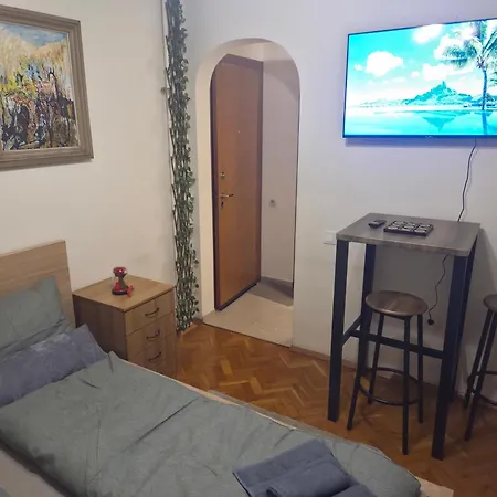 Apartamento Budget In Heart Of - Ndk *